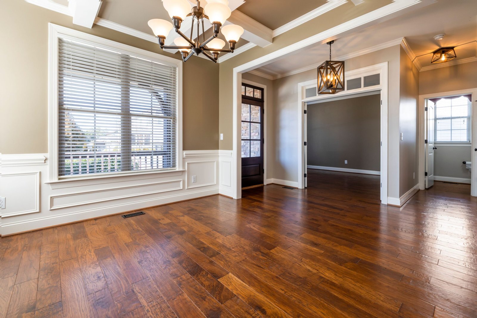 Best Flooring for High-Traffic Areas (Living Rooms, Hallways & Stairs)